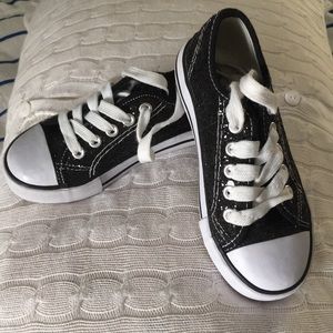 US Sports girls blk/wht sparkle sneaks sz 12 $7.